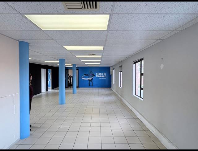 140M² OFFICE TO LET IN FOURWAYS